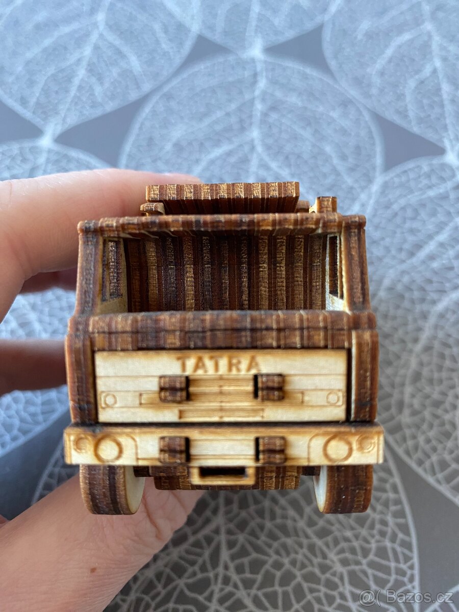 Nový dřevěný model Tatra 815 S3 - 11