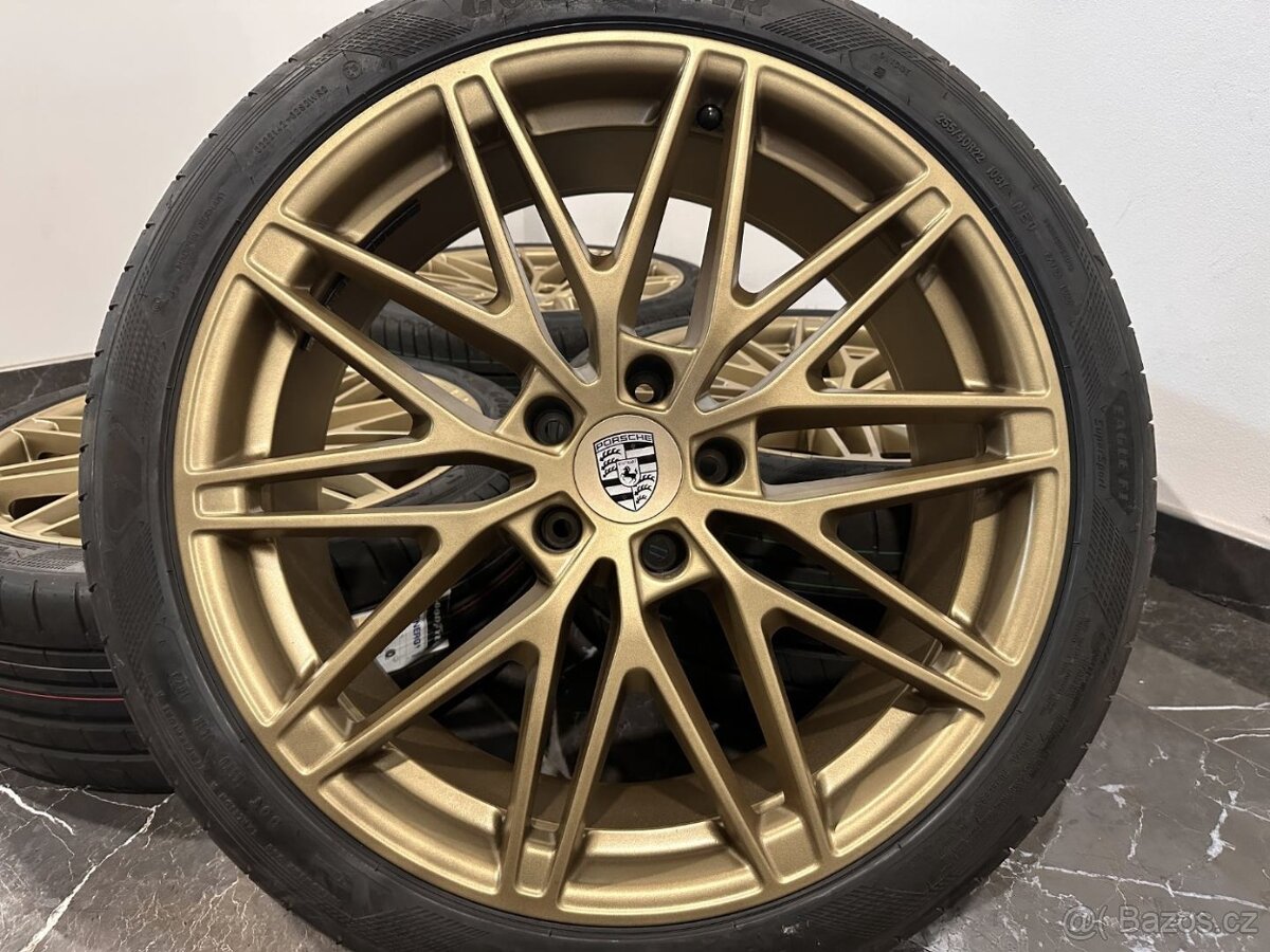 original Porsche Macan 4 Electric r22 95C044600L - 11