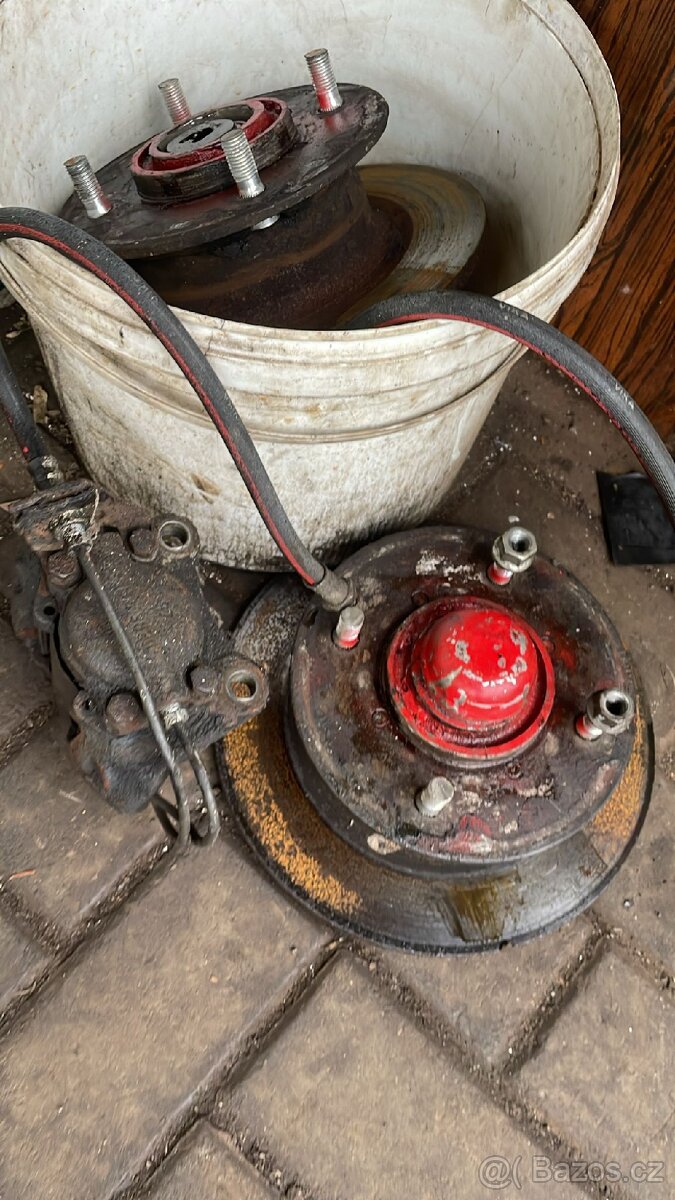 Prodám náhradní díly škoda 120l - 11