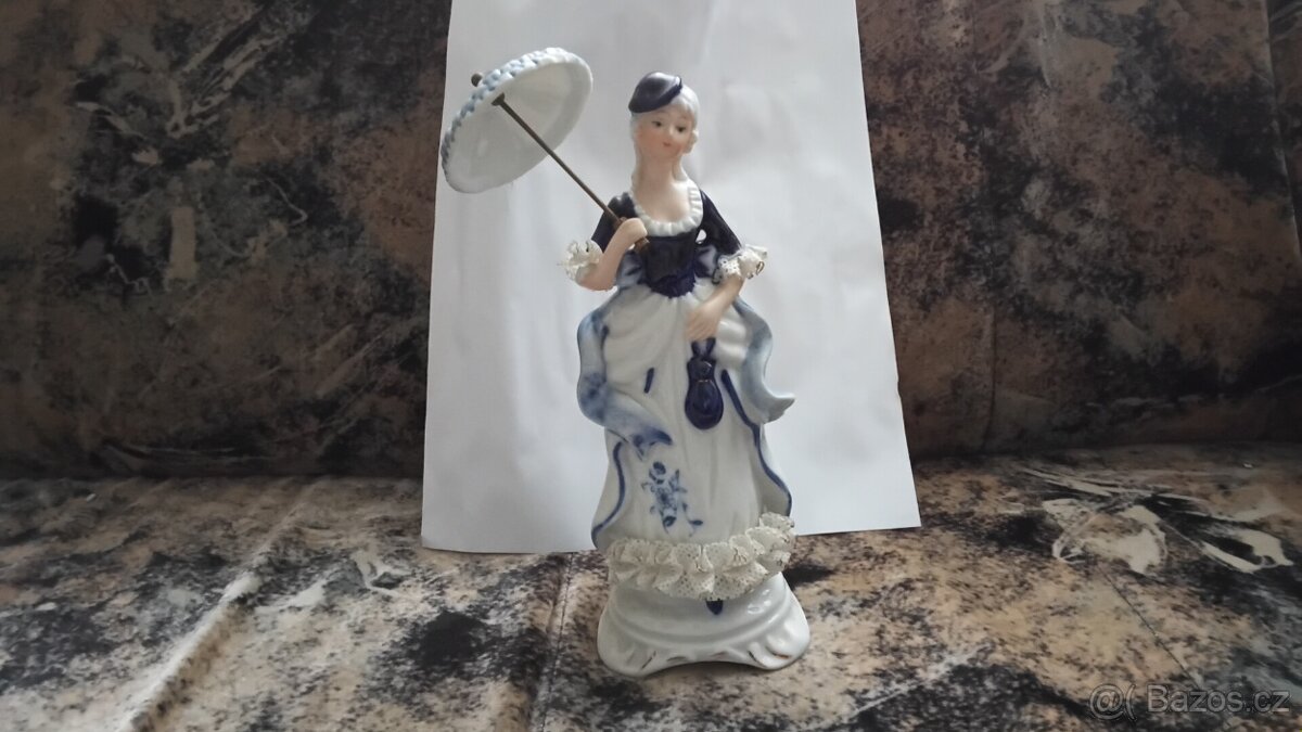 Porcelánové figury,rakev ,a jiné . - 11