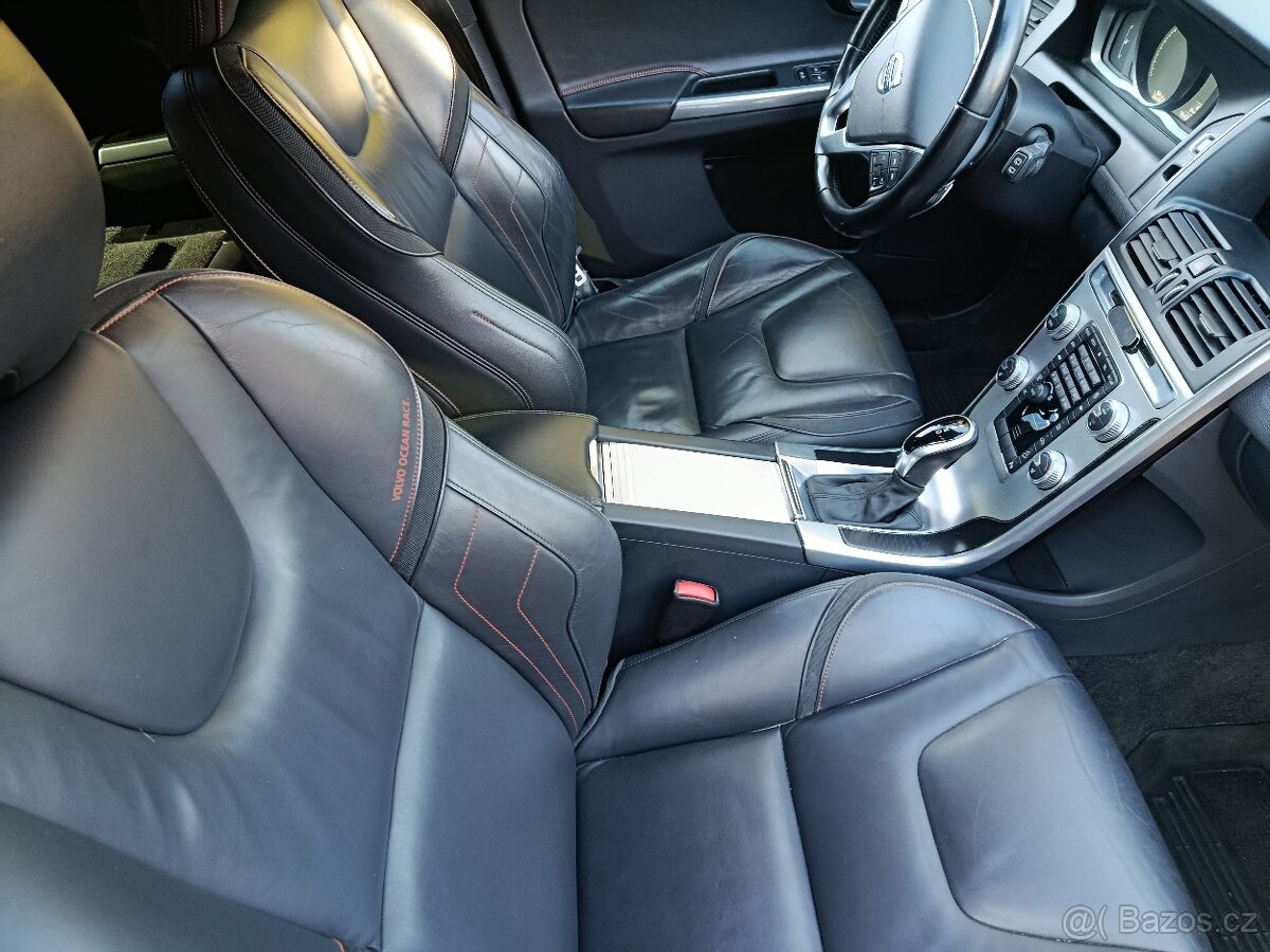 Volvo XC60 4x4 D4 AT edice Ocean Race - 11