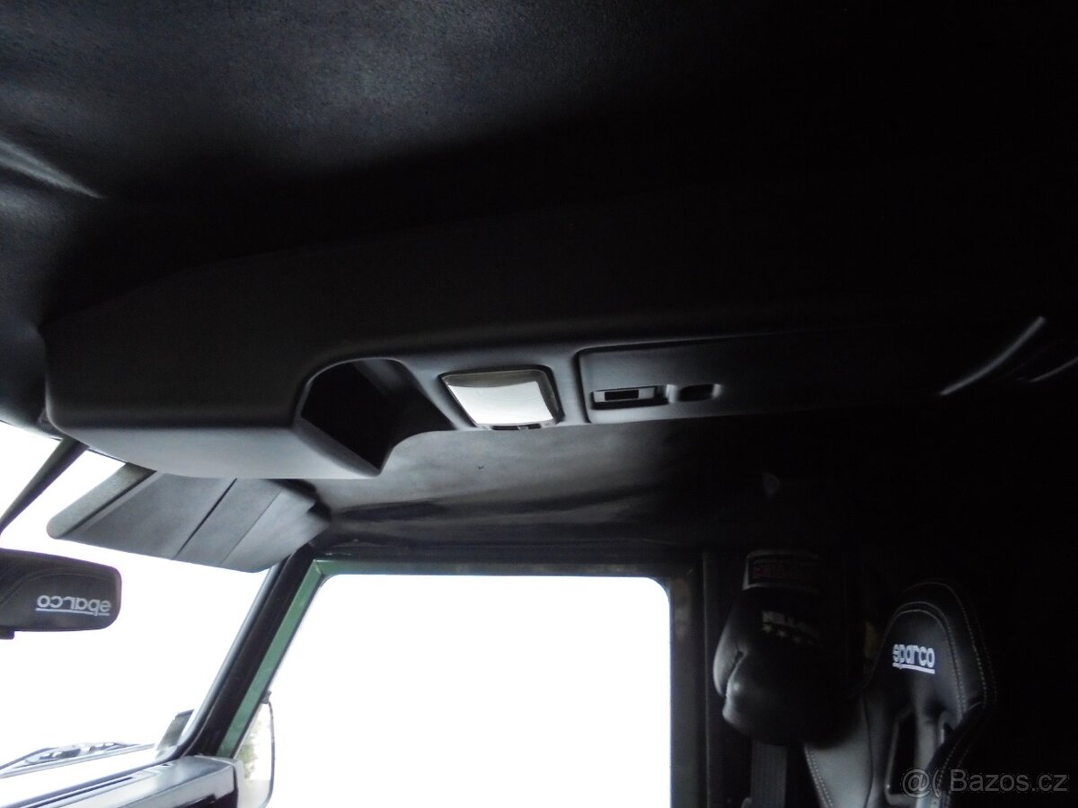 Land Rover Defender 2,5 TD5 - 90 kW - 11