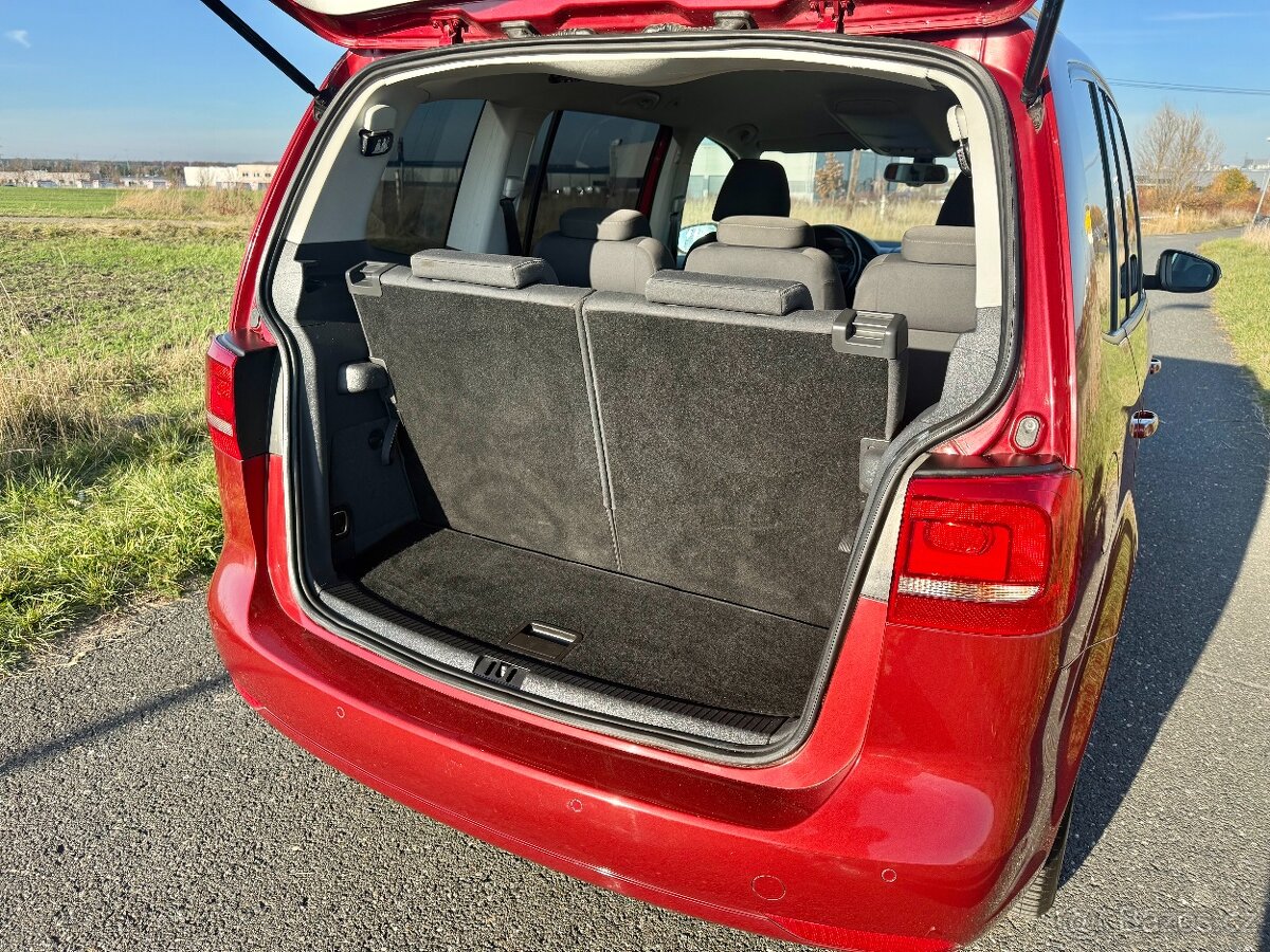 Volkswagen Touran 1.2 TSI - 77kw, 7 míst, tažné, webasto - 11