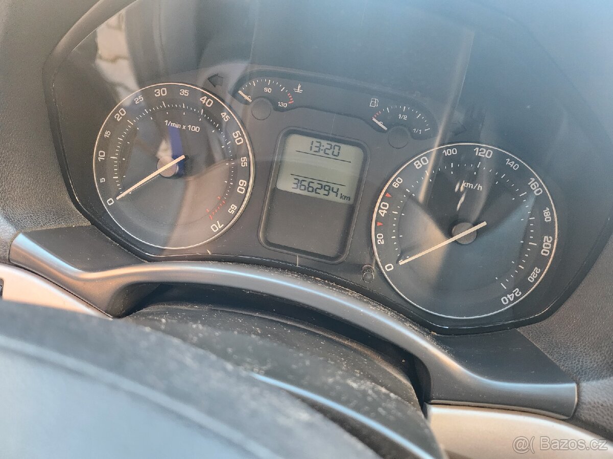 Škoda Octavia kombi 1,6Mpi 75KW platné STK - 11