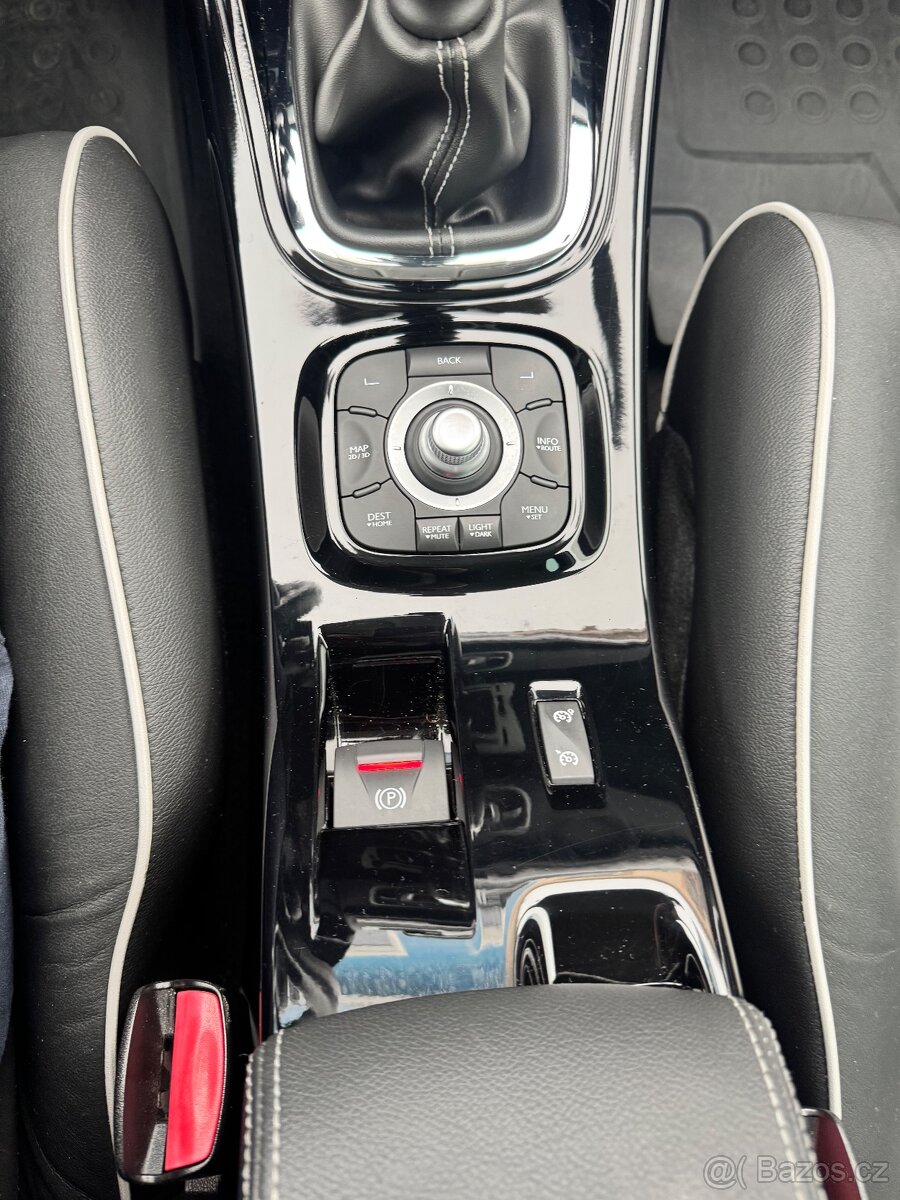 Renault Megane 1.2TCe 85 kw benzín - 11