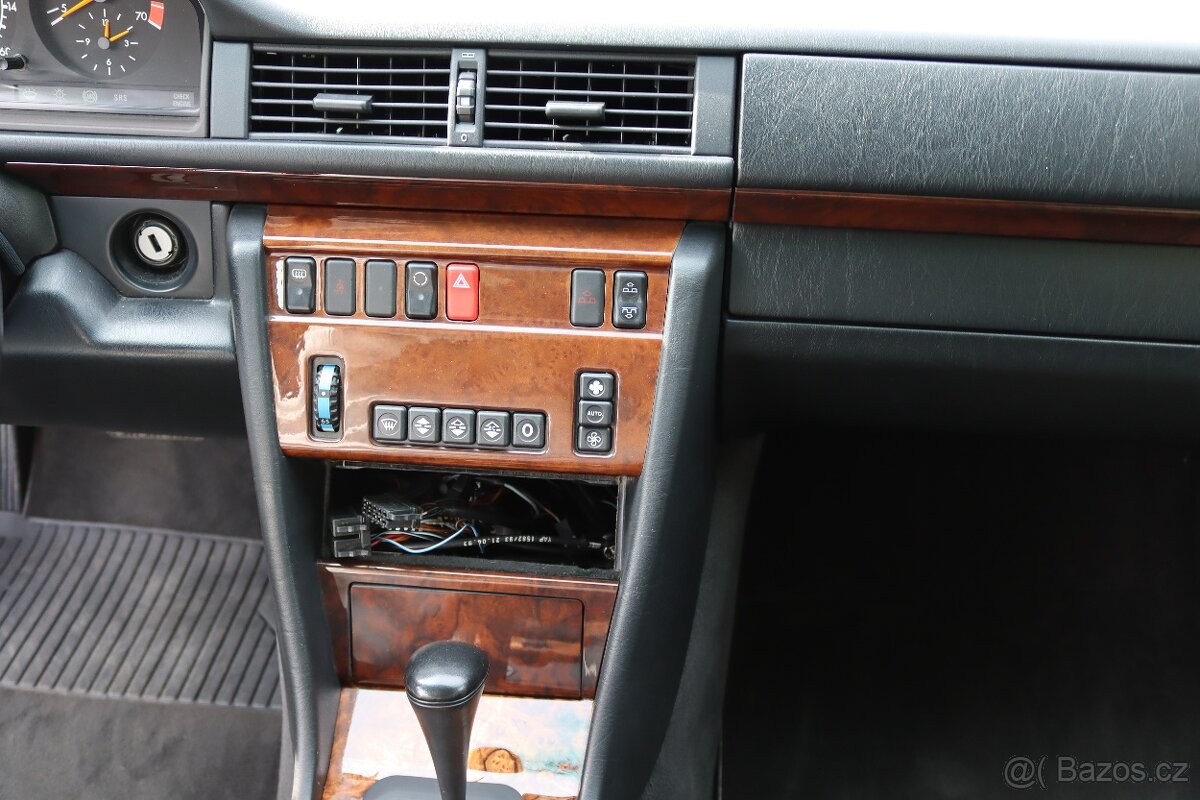 MERCEDES-BENZ 124 E320 CABRIO 162kW - 11