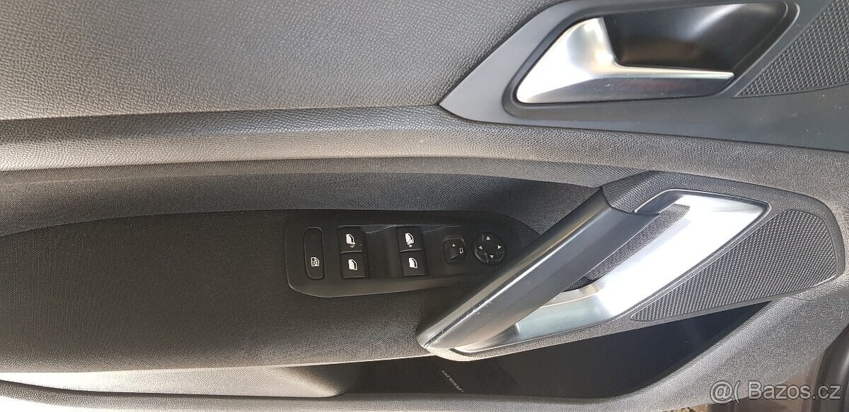 Peugeot 308 1.6 BlueHDi – Hatchback - 11