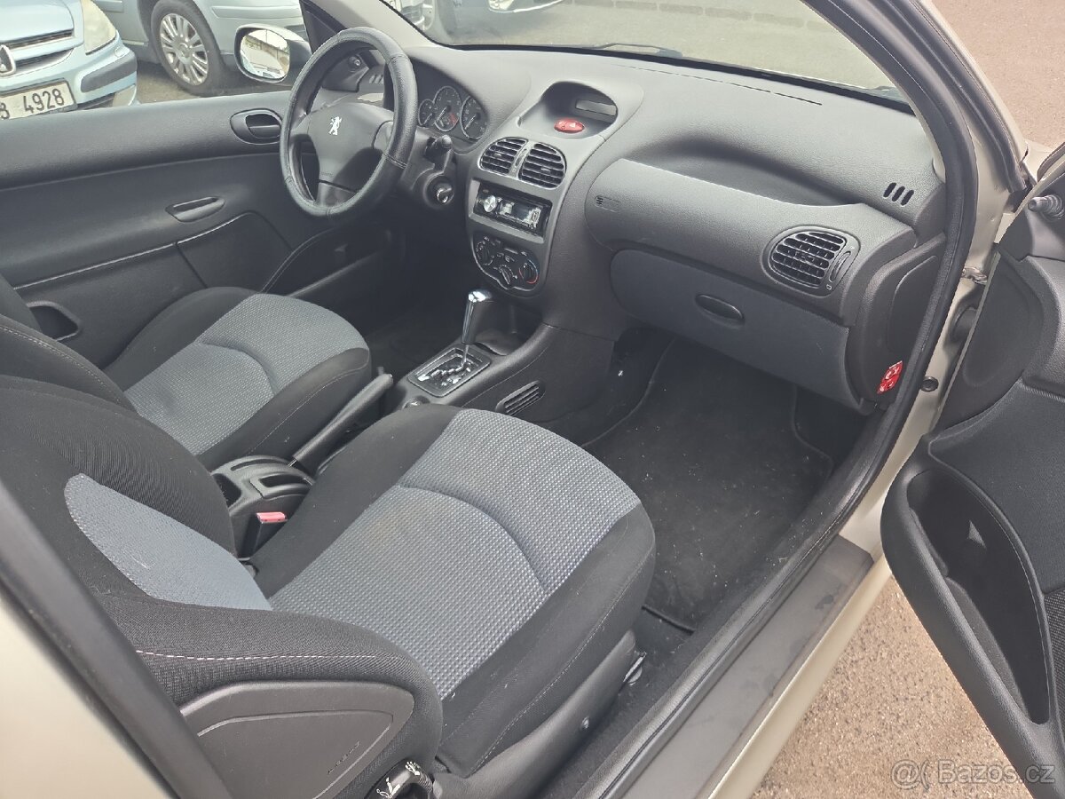 Peugeot 206 1.4i Automat - 11