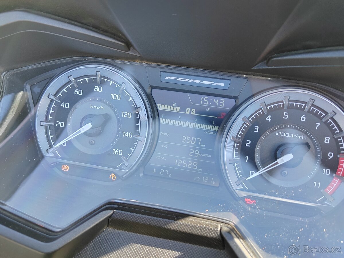 Honda Forza 350 ČR - 11