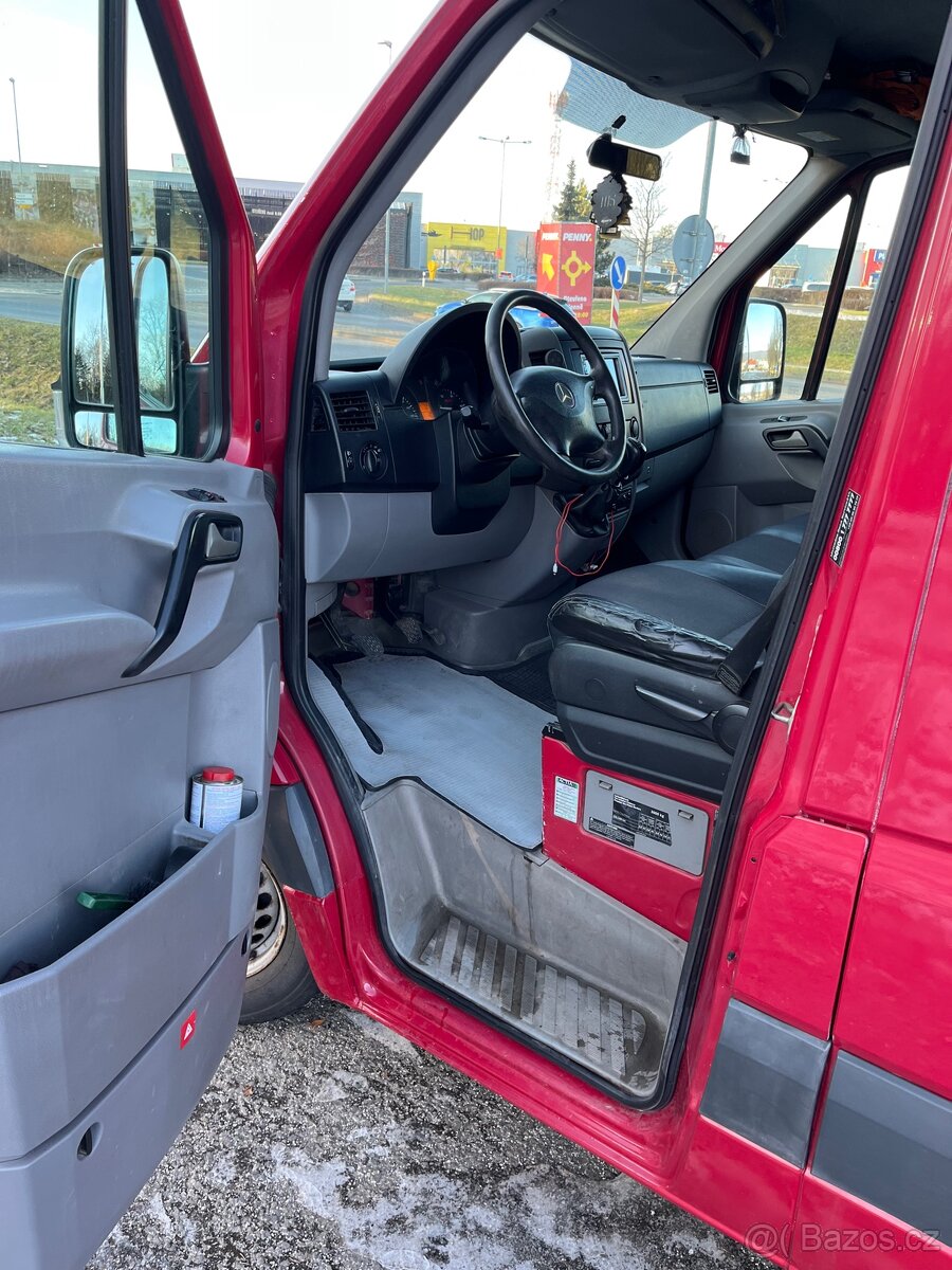 MERCEDES SPRINTER - 11