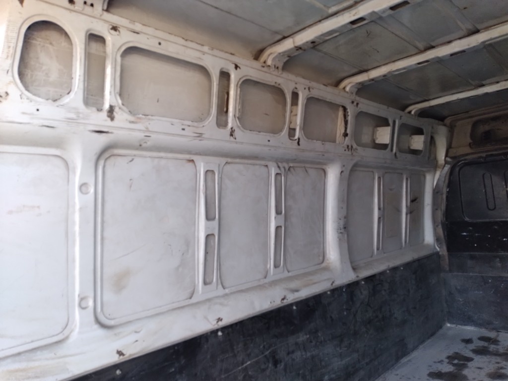 FORD TRANSIT 330 L 2.4 TDCi 74kW - 11