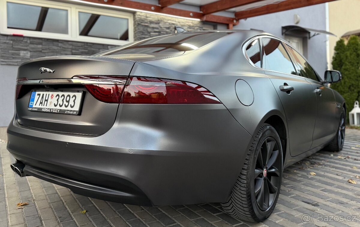 Jaguar XF 2.0d výborný stav - 11