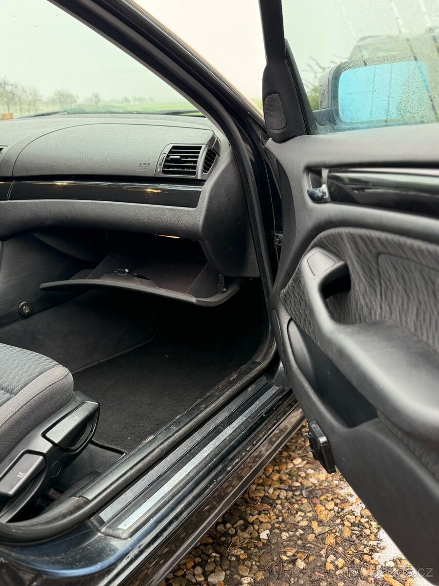 BMW 320i E46 sedan, 110 kW, benzín, automat, 1999, černá - 11