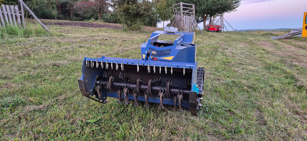 SVAHOVÁ RC ovládana cepáková sekačka AWY 80 SM - 11