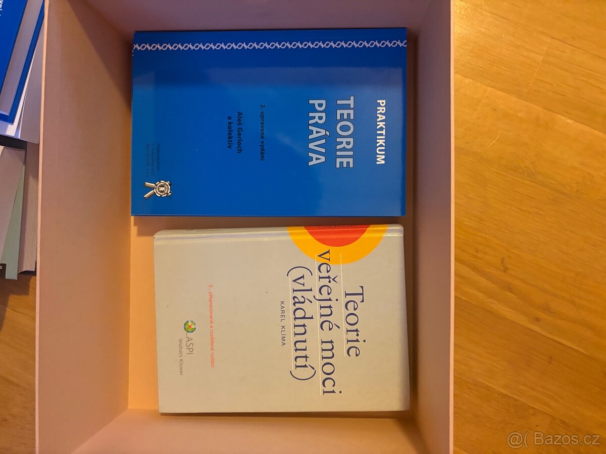 Odborná literatura - právní 18 kusu - 11