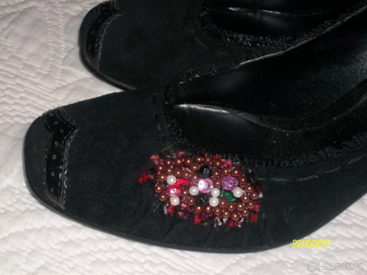 DÁMSKÉ BOTY - 11