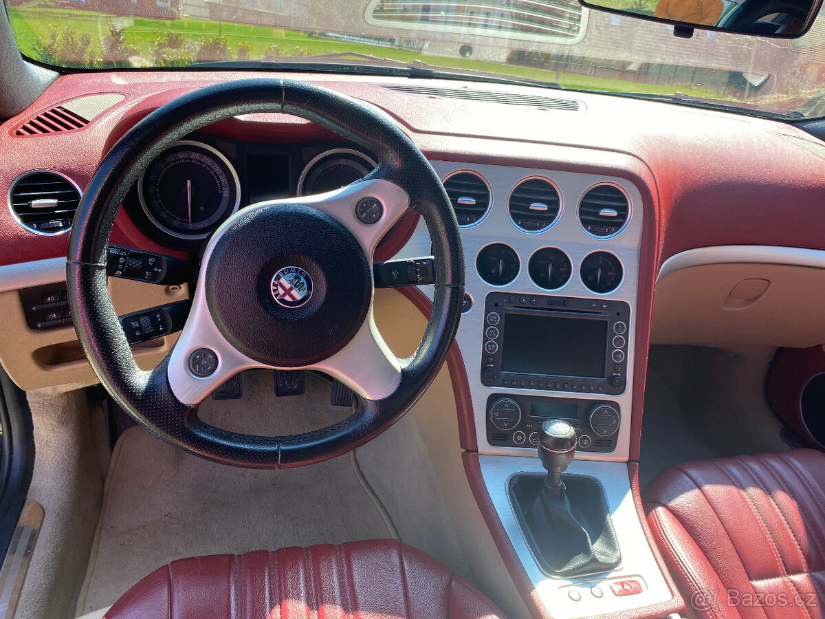 Prodám krásnou Alfu Romeo Spider - 11