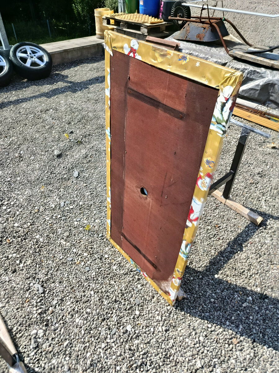 Dva kvalitní stoly - 11