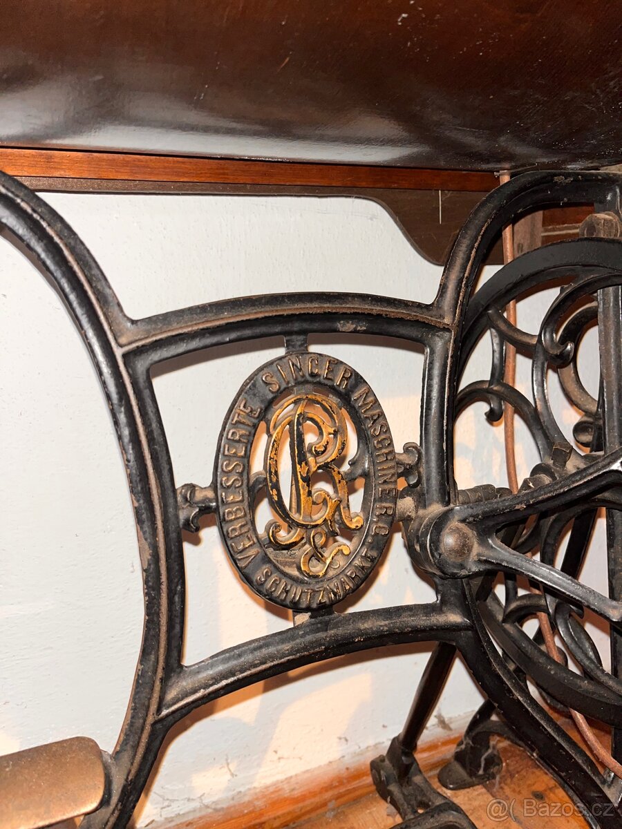 Starožitný nábytek — skříň židle… - 11