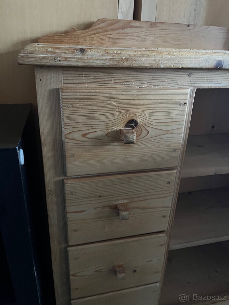 Komoda - 11