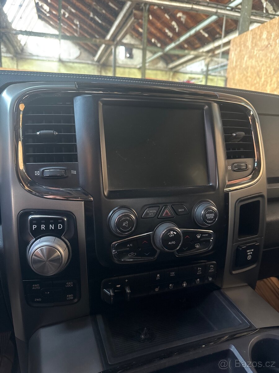 Dodge RAM 1500 crewcab - 11