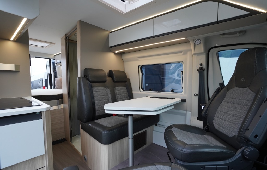 Adria Twin Plus 640 SGX - 11