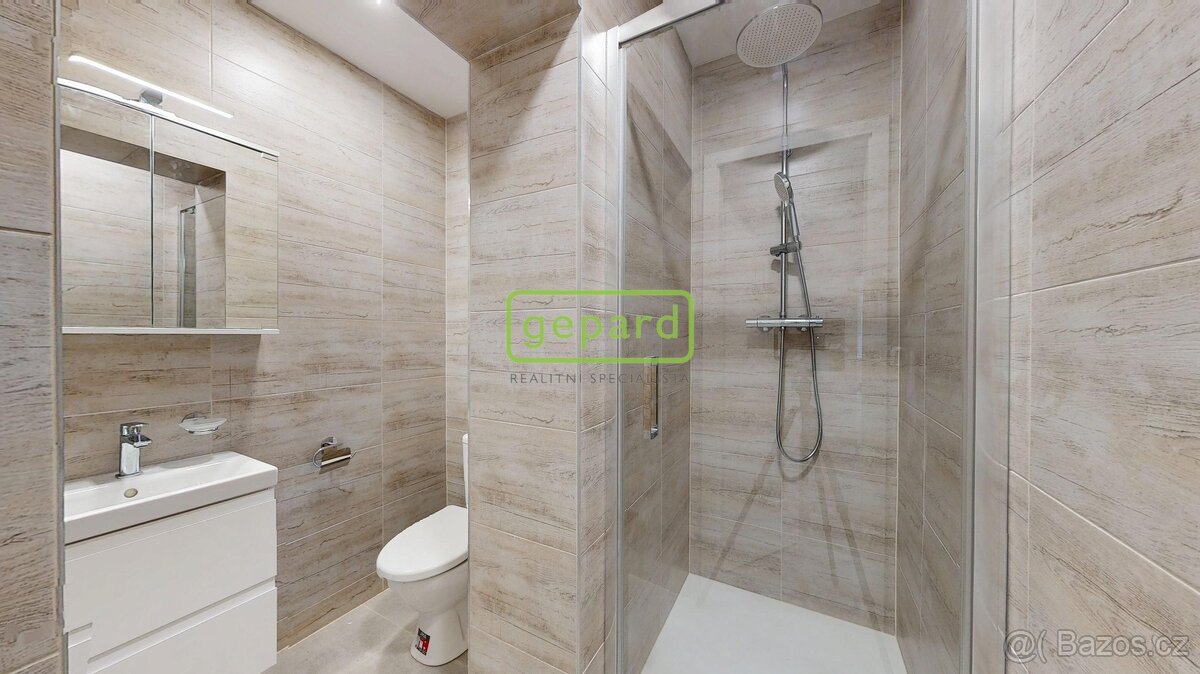 Investiční příležitost, 2kk, cihla, po rekonstrukci v centru - 11