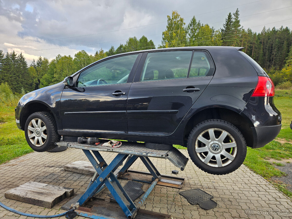 Volkswagen Golf V 1.6 FSI 85kW, BAG, 2004 163t. km - 11