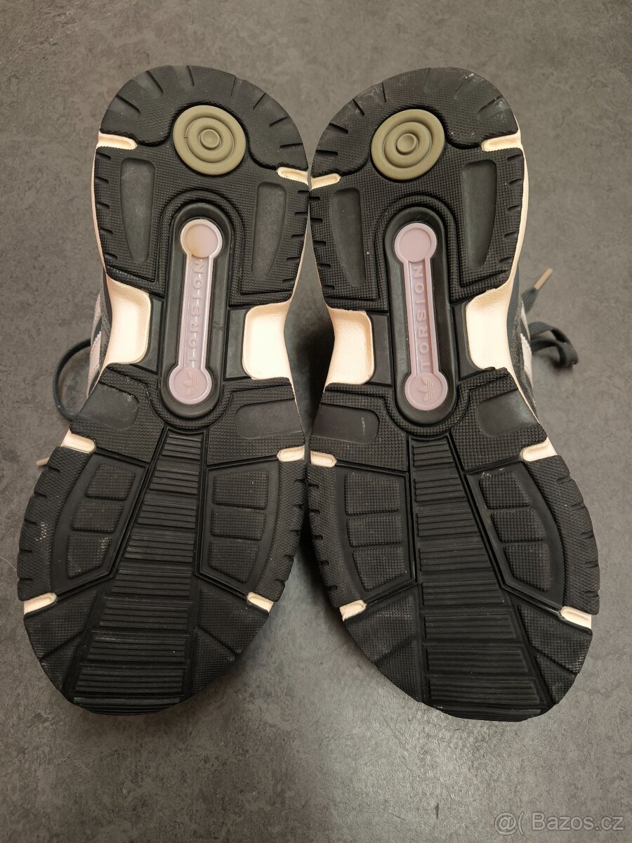 Tenisky Adidas Retropy F90, vel. 42,5 - 11