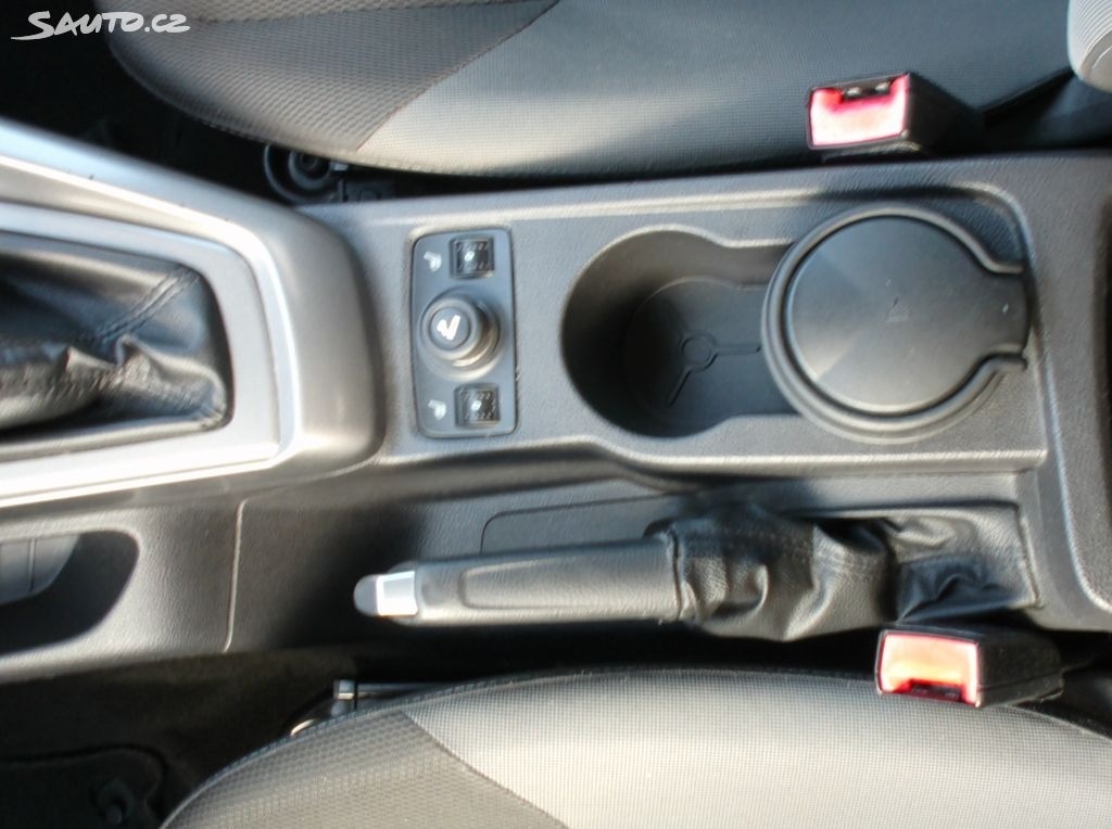 Ford Focus, 1,6 16V 92Kw bez turba,park.senzory,vyhř.sed. - 11