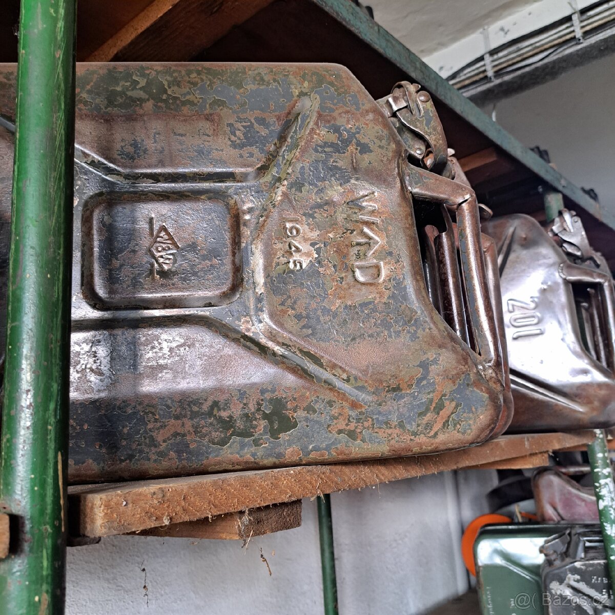 Industriální dekorace, doplňky, kanystry atd - 11