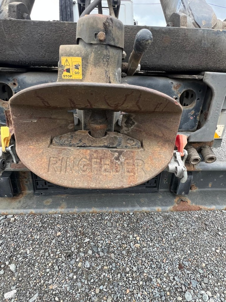 Hákový nosič IVECO AT190S36, r.v. 2004 - 11