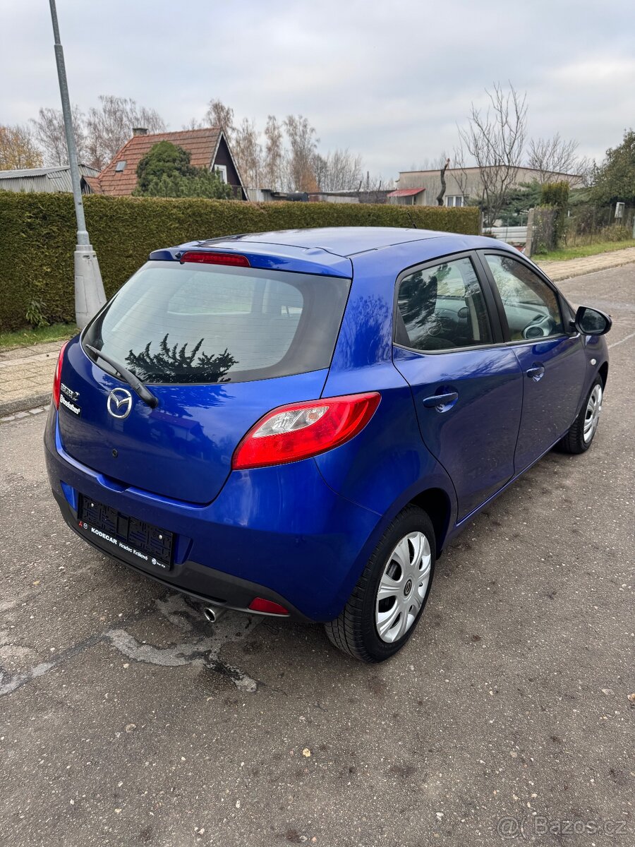 MAZDA 2 - 1,4 16V 5 dveří - 11
