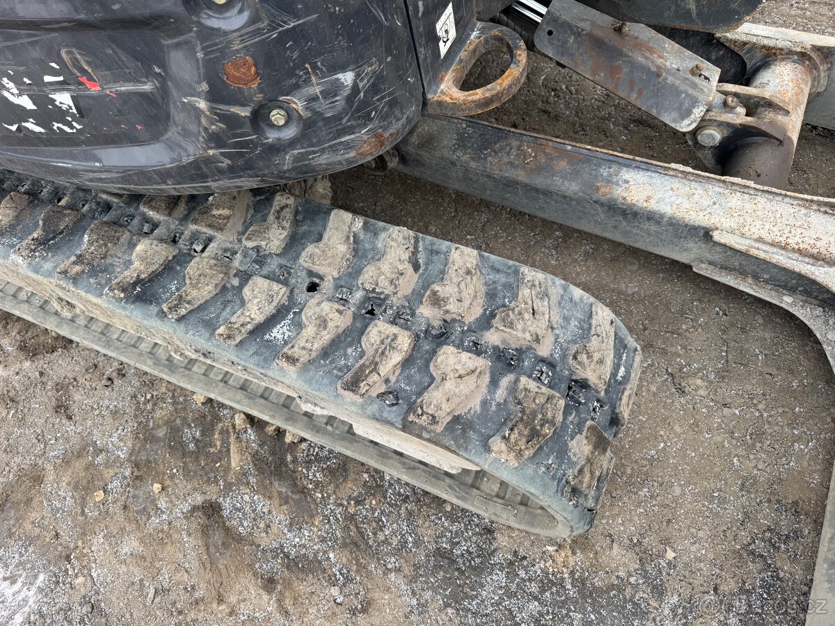 Bobcat E35 Bagr pásový - 11