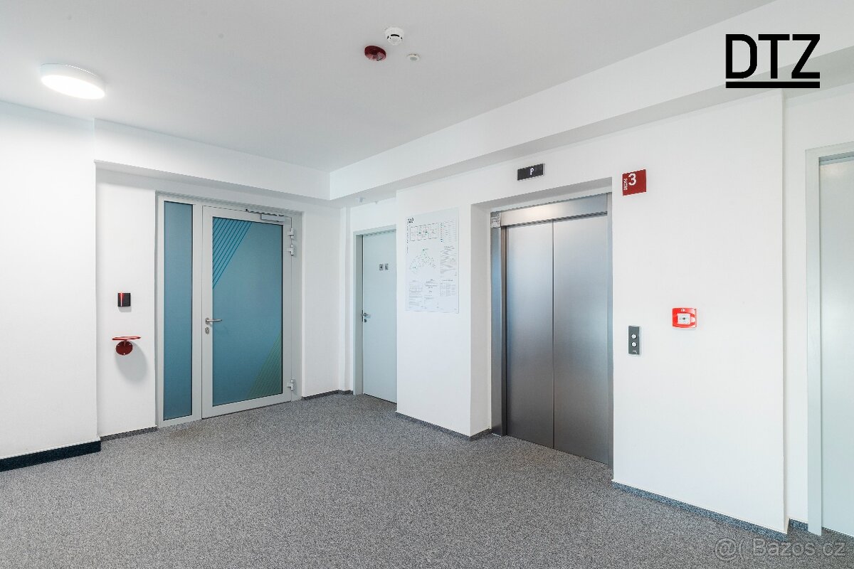 Pronájem kanceláří v moderní budově s parkováním, Liberec II - 11