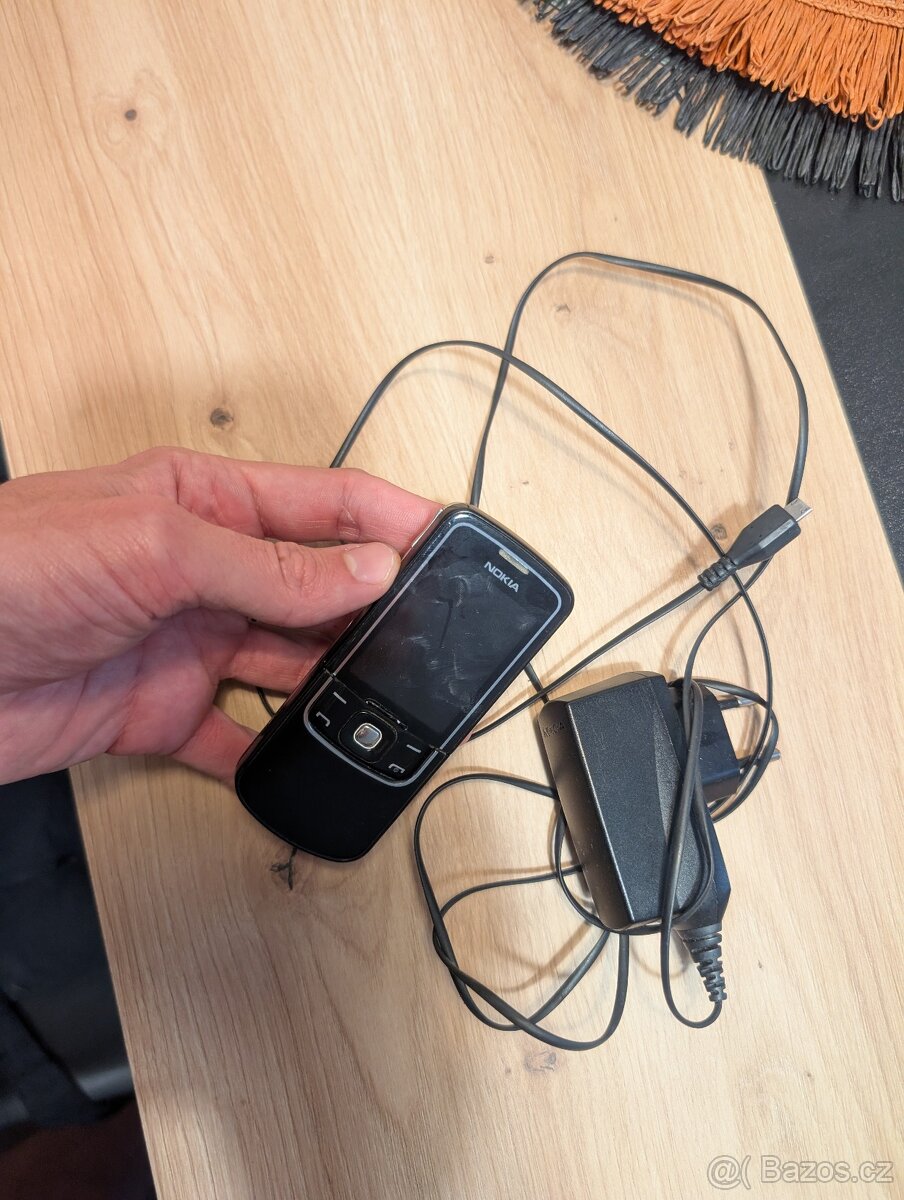 Nokia 8600 Luna - plně funkční - 11