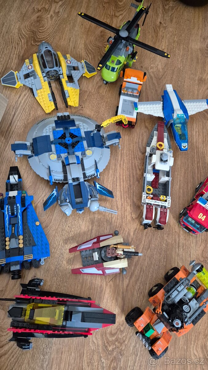 6,2 kg LEGO, celé sety - 11