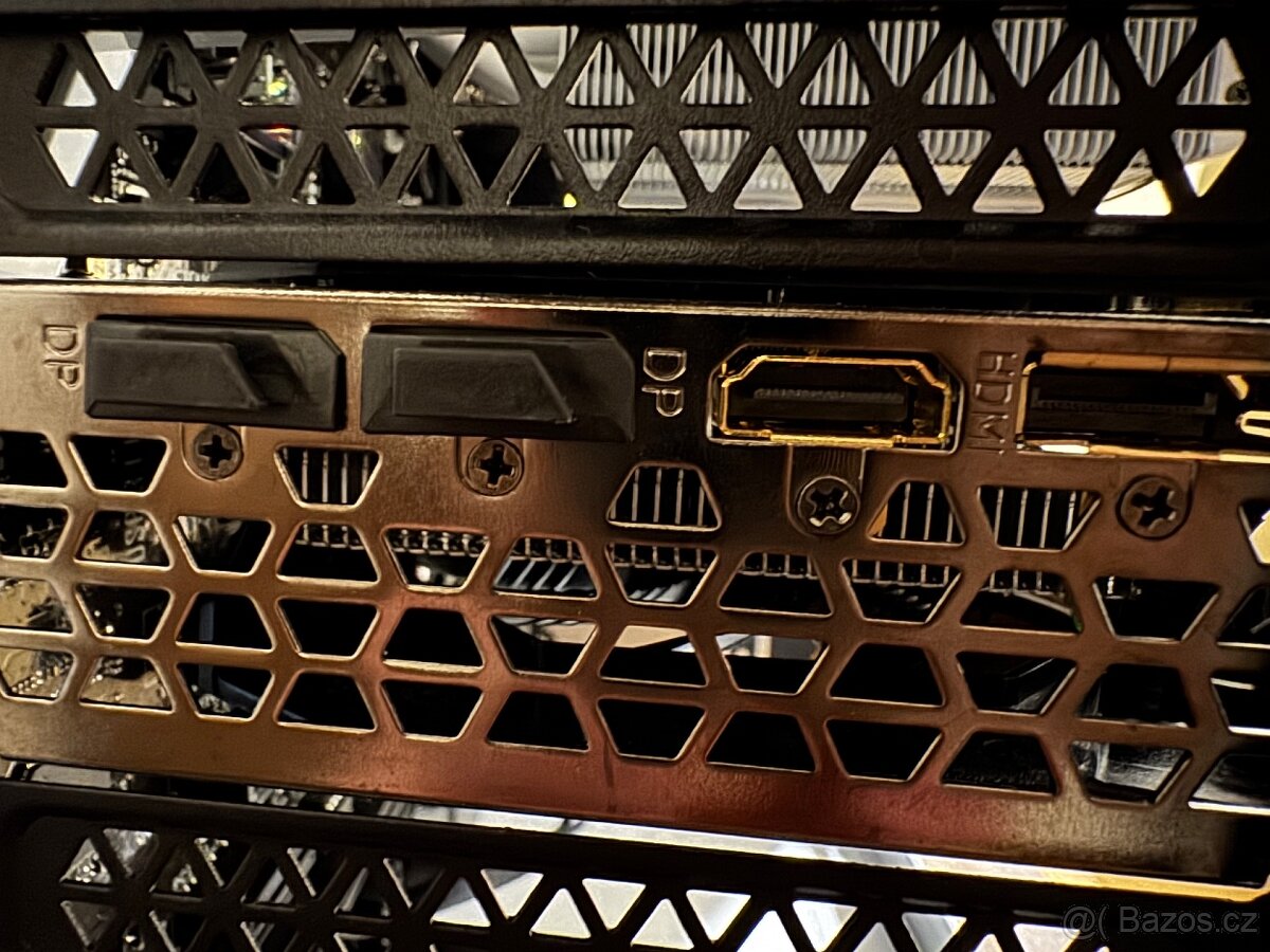 PC 33 Fractal Design Focus 2 TG White - 11