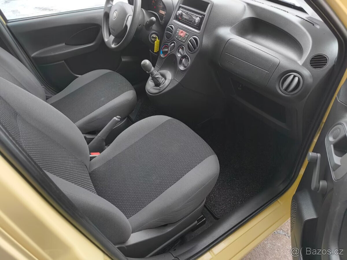 Fiat Panda 1.1 benzín 2010 jeden majitel - 11