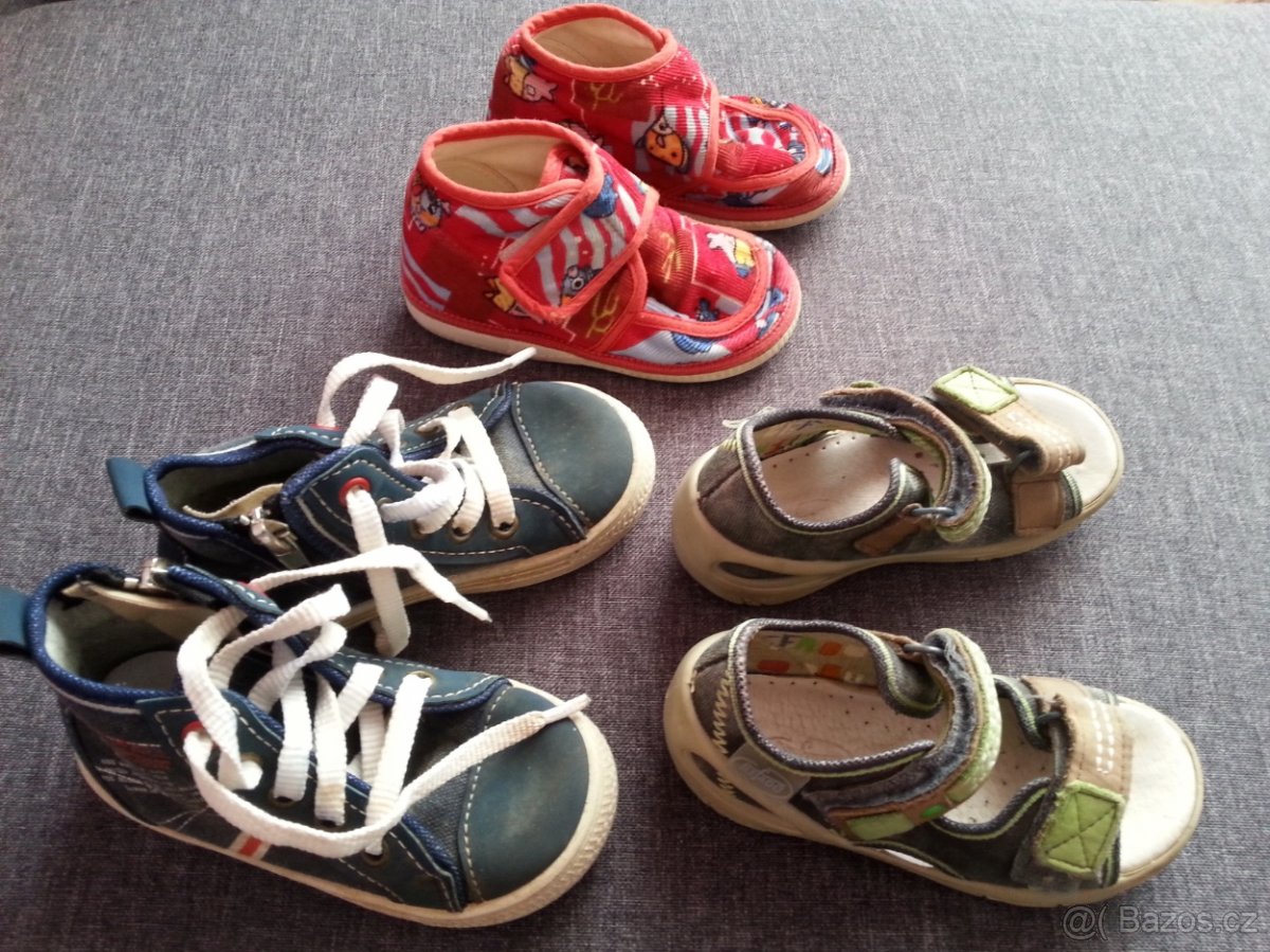 8x dětské botičky vel. 23. - 11