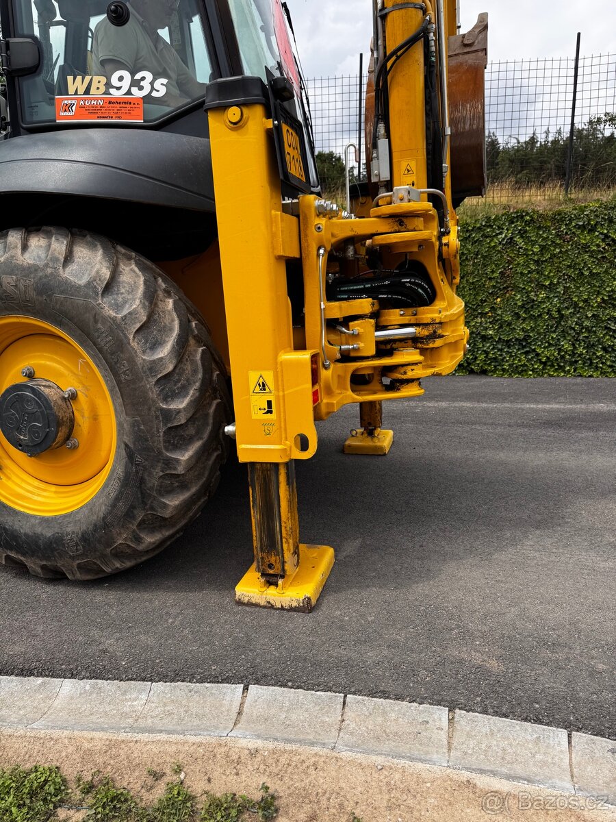 Komatsu WB93S-S - 11