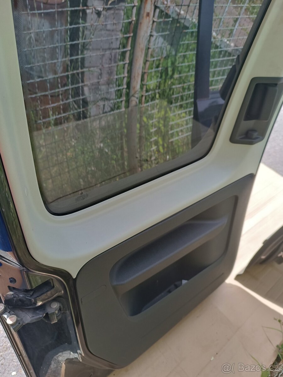 VW Caddy Maxi - boční dveře, šoupačky, zpětné zrcátko - 11