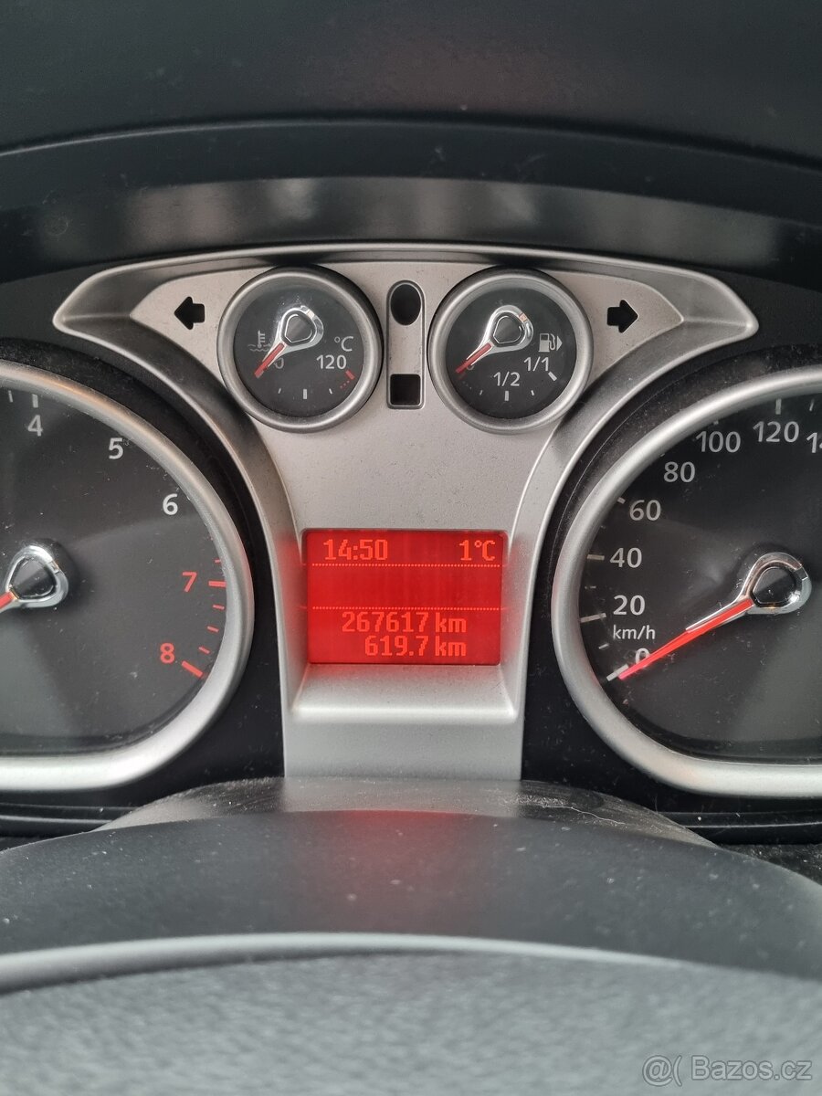 Ford Focus 1.6 benzín, 74kW, kombi - 11