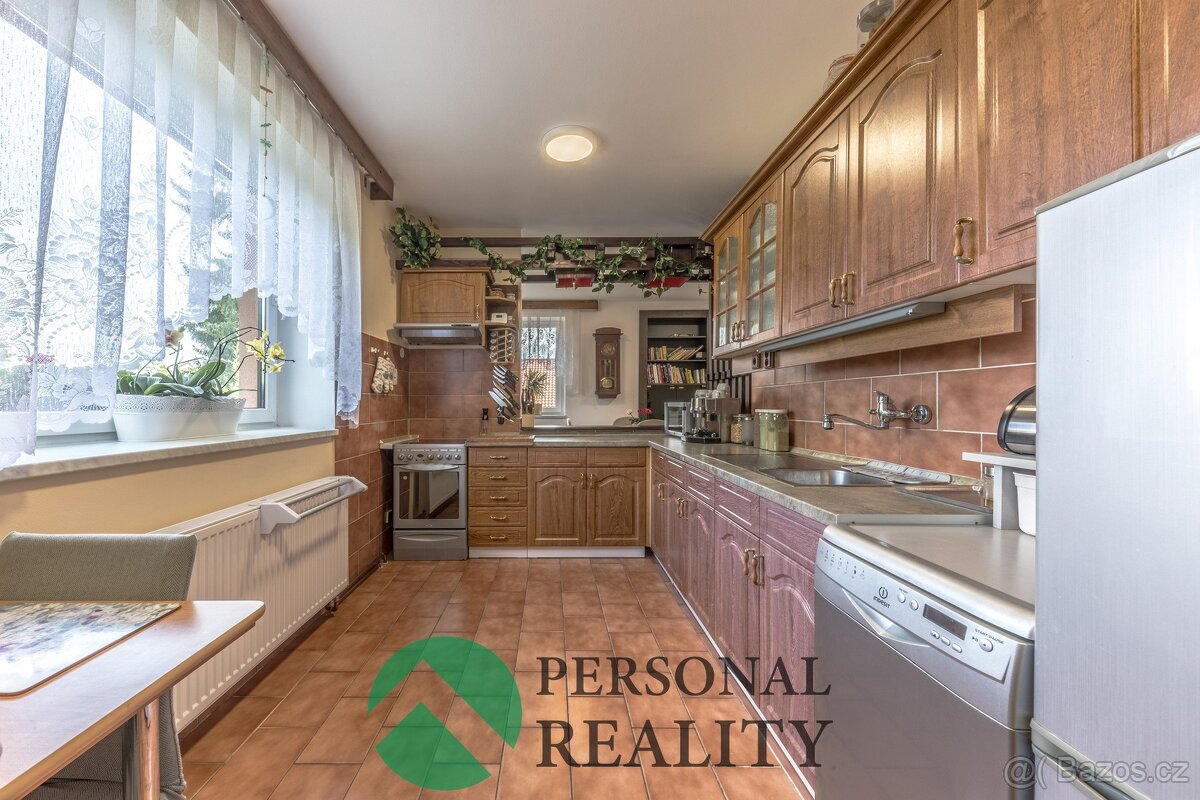 Prodej rodinného domu 225 m², Sazená, ev.č. 02563 - 11