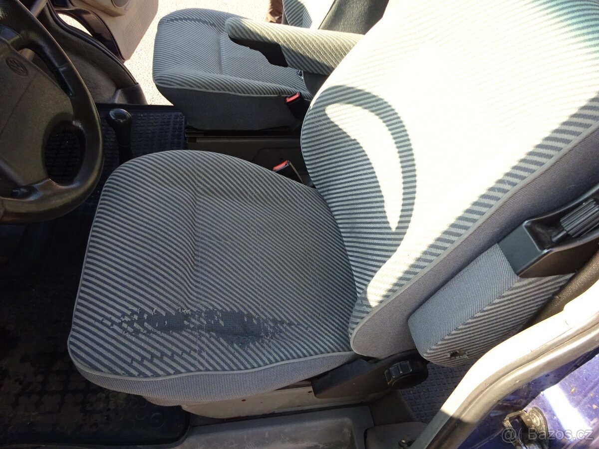 VW Multivan 2.5 TDI r.v.1997 (75 kw) závěs - 11