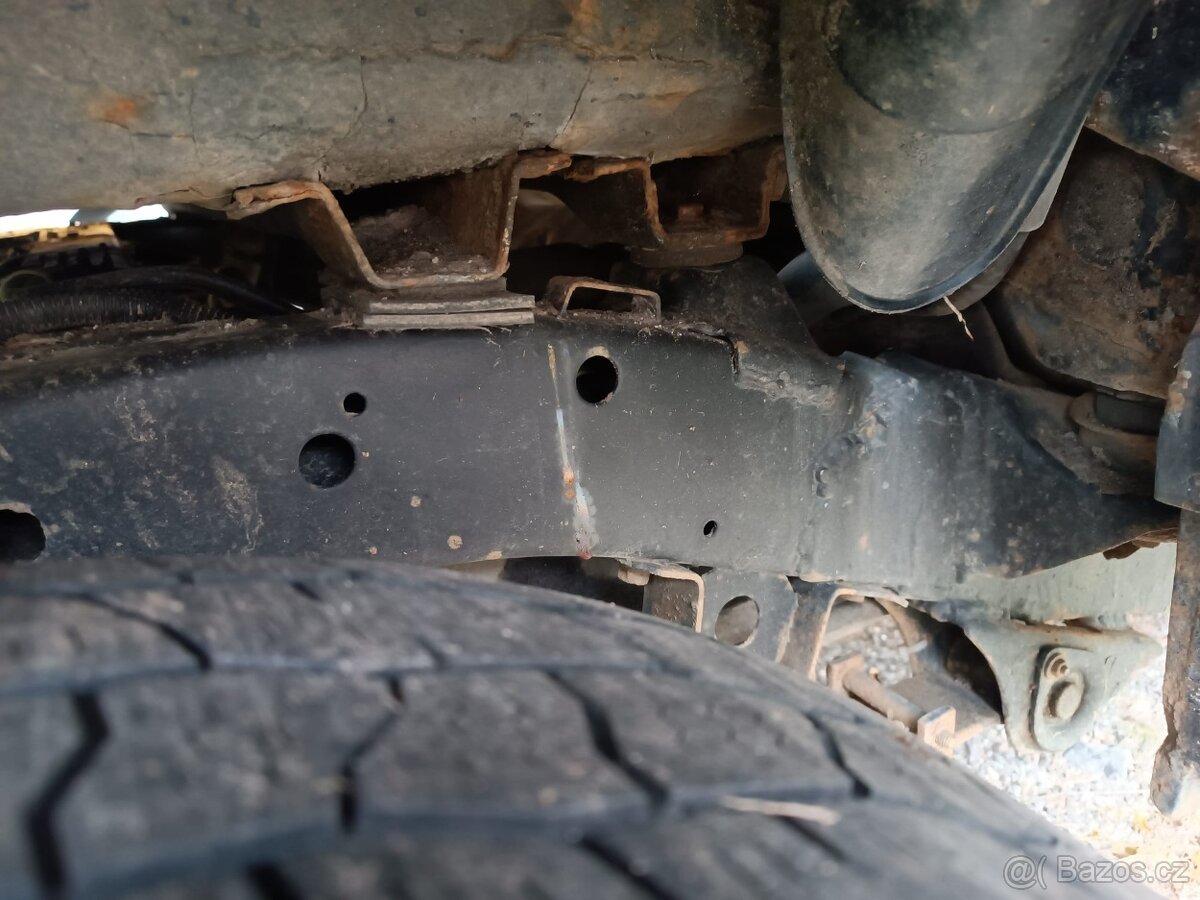 Nissan Navara D22 - 11