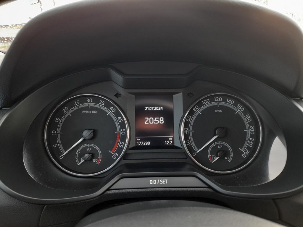 Škoda Octavia FACELIFT 1,6 85 KW DPH - 11