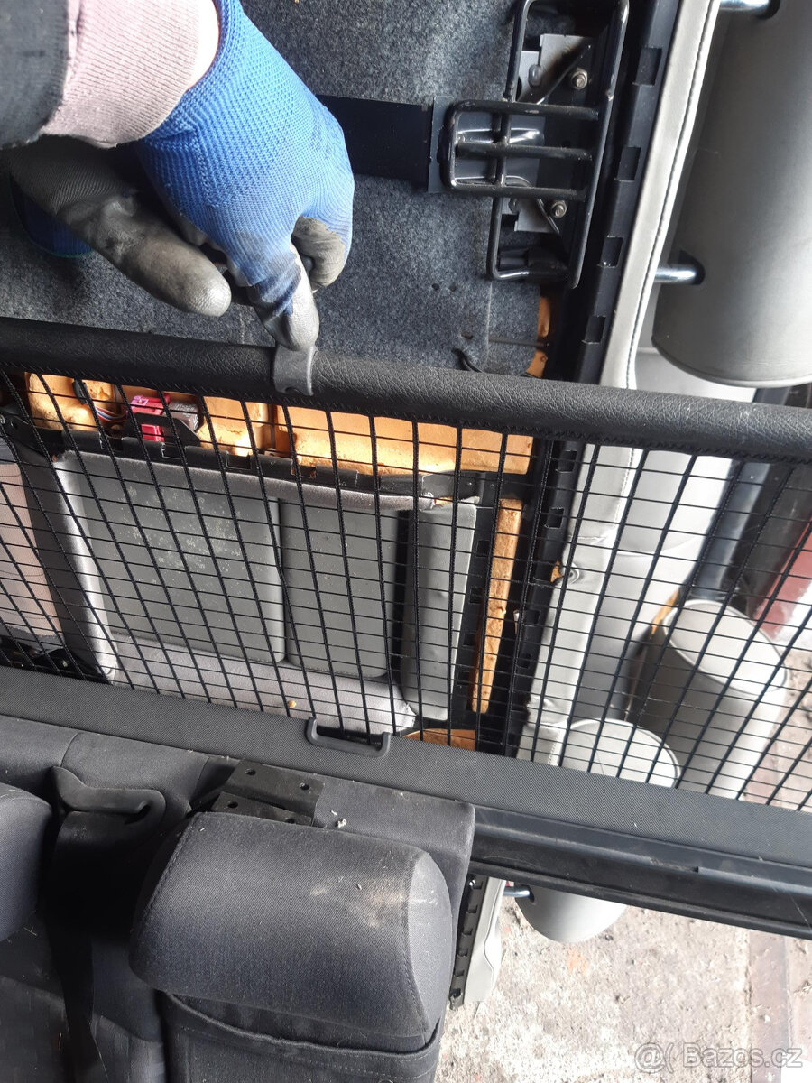 AUDI A6 C5 - sedačky + roleta - 11