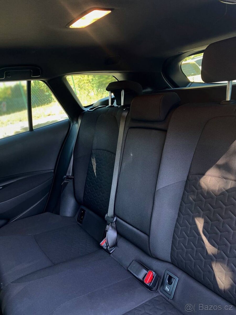 TOYOTA COROLLA 1.8 HYBRID - 11