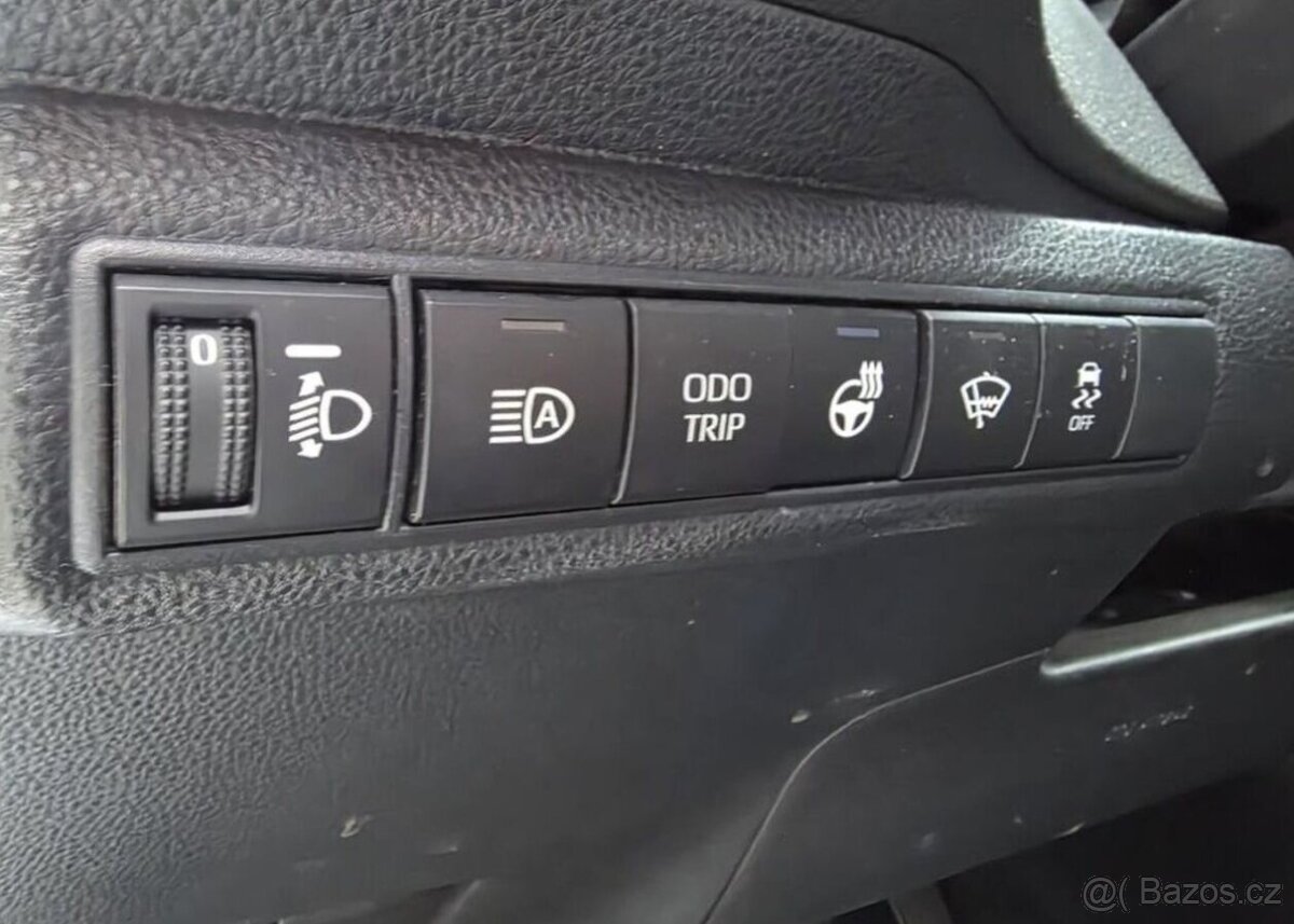 Toyota Corolla 1.8-AUTOMAT-HYBRID - 11